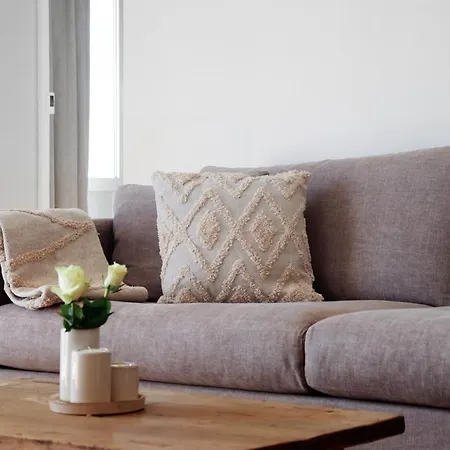 Bright Renovated And Spacious كان
