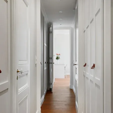 Bright Renovated And Spacious * كان